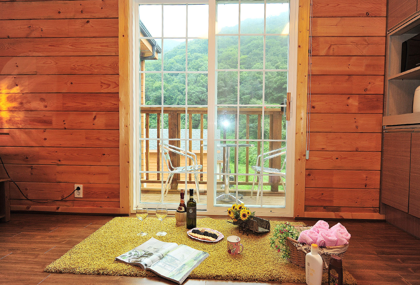 room detail thumbnail 1