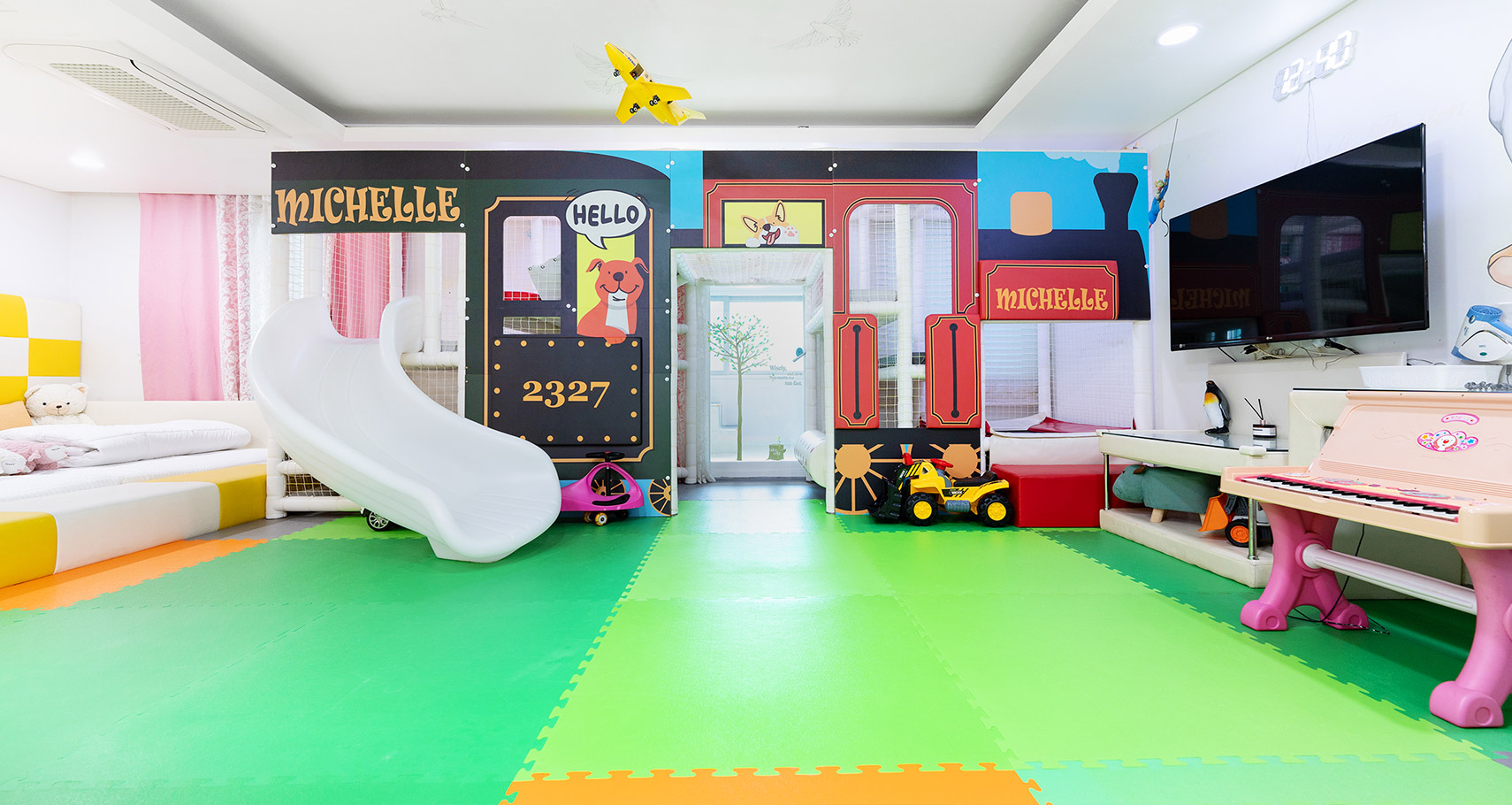 room detail thumbnail 1