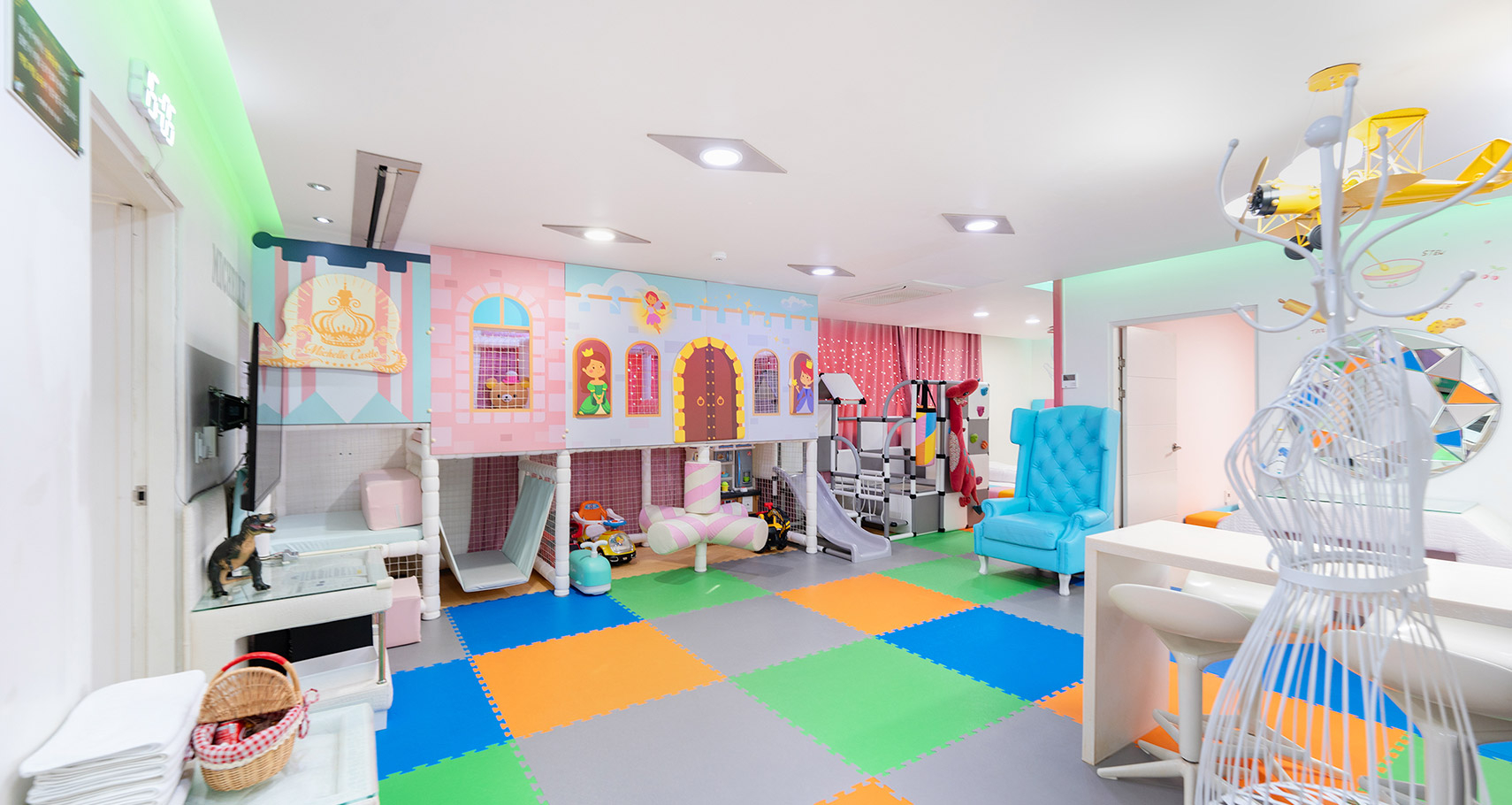 room detail thumbnail 0