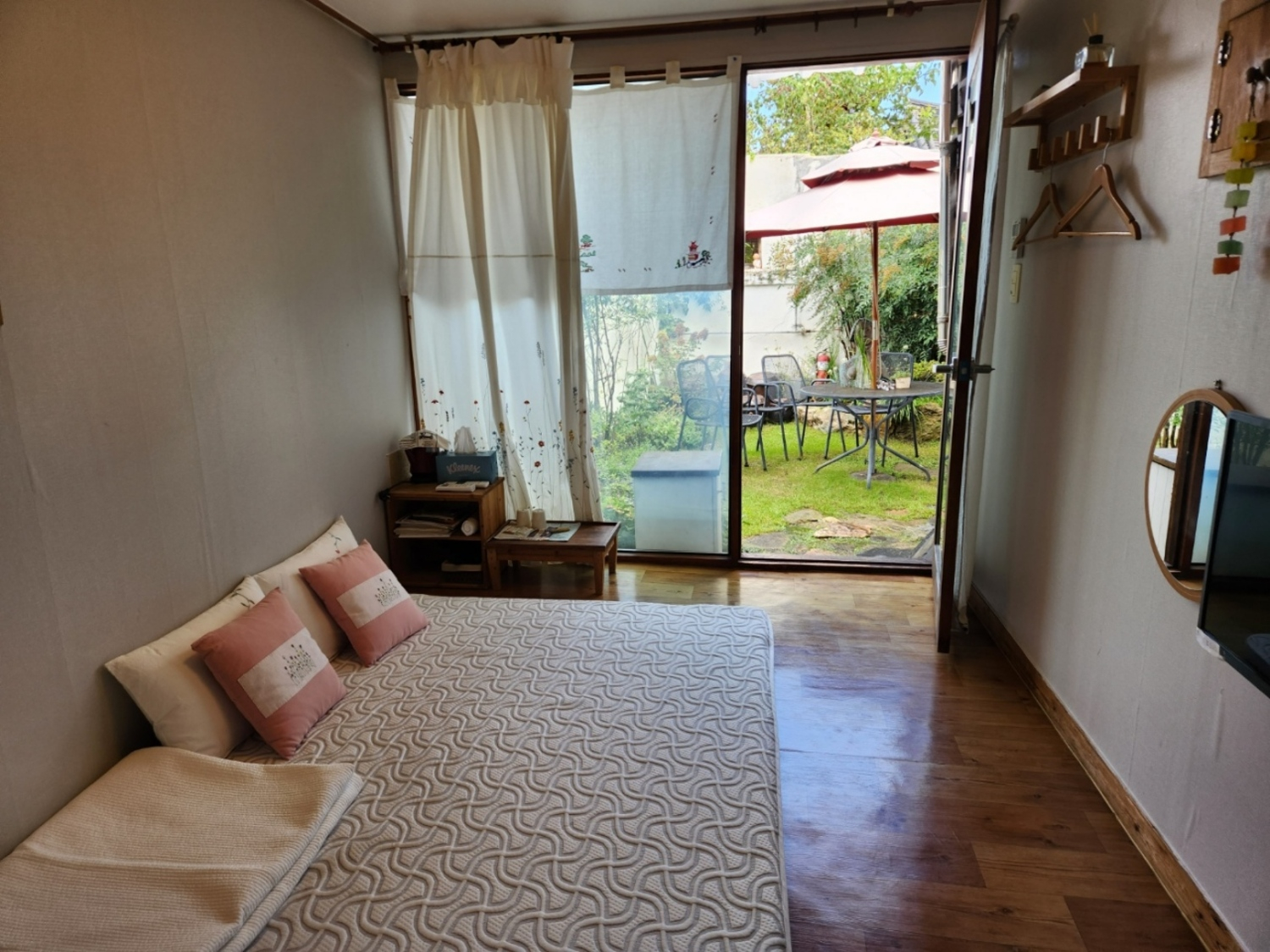 room detail thumbnail 1