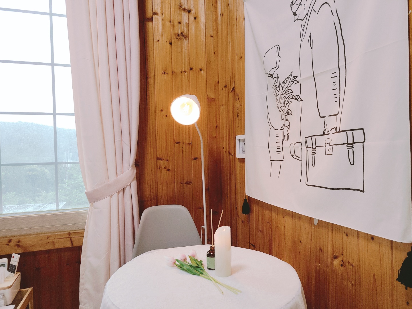 room detail thumbnail 2