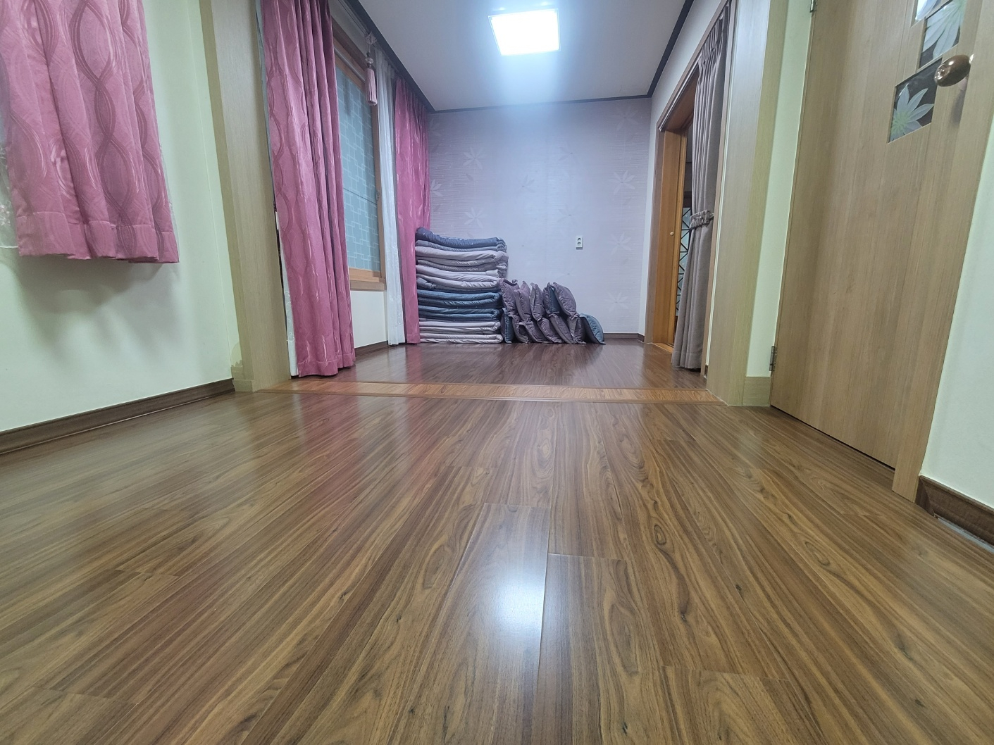 https://yaimg.yanolja.com/v5/2025/04/19/19/6803feb9507265.99616472.jpg