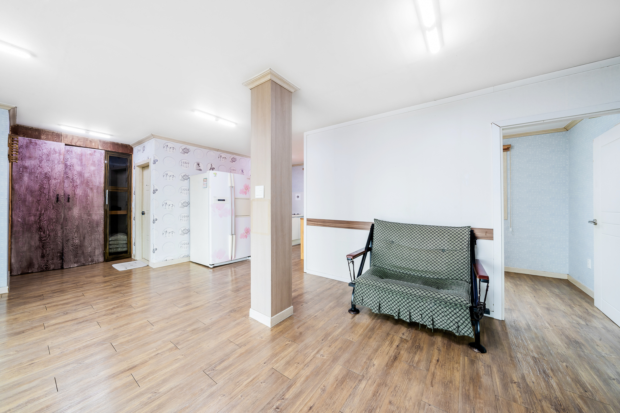 https://yaimg.yanolja.com/v5/2025/04/19/19/6803ff9a5b8814.54840305.jpg