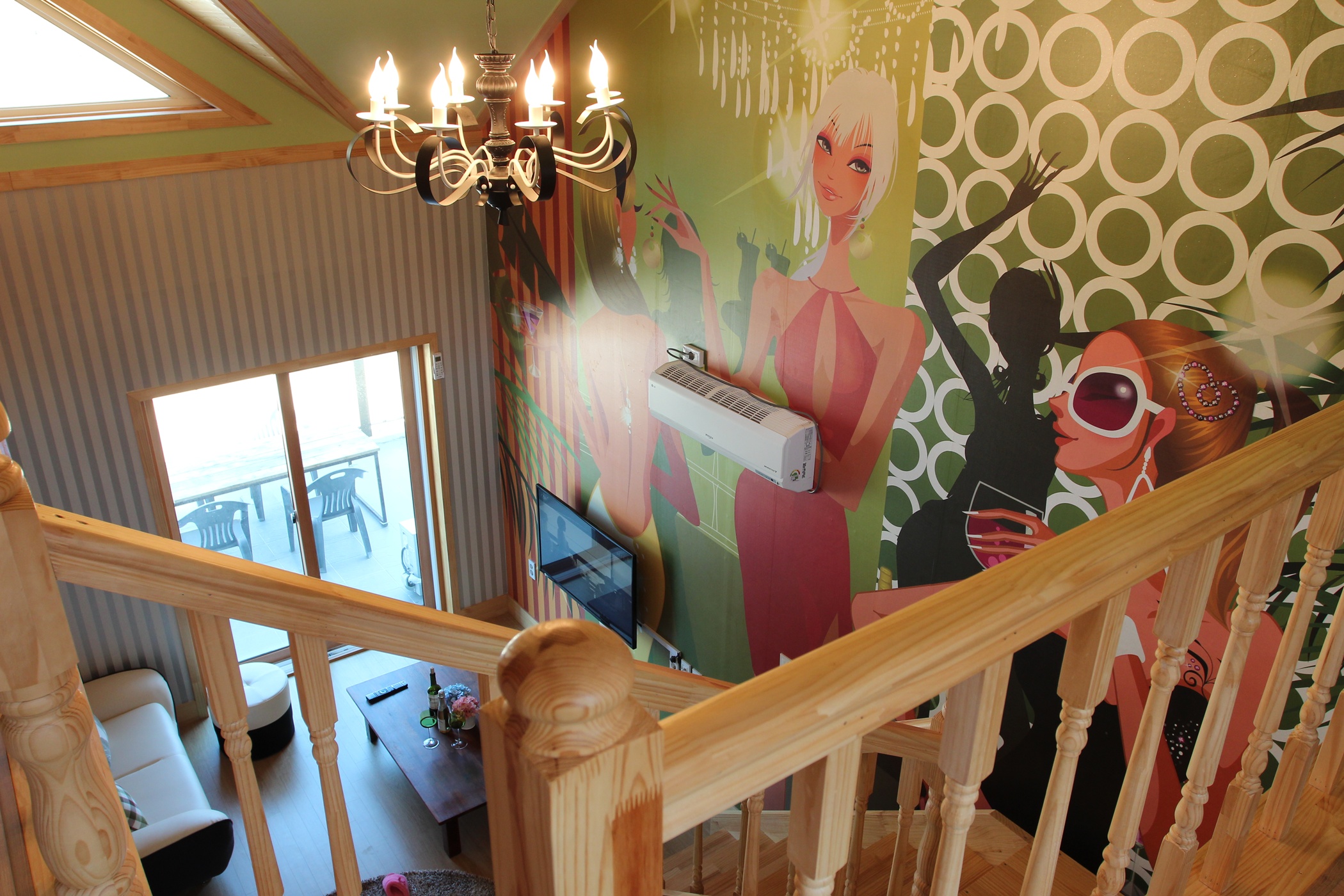 room detail thumbnail 2