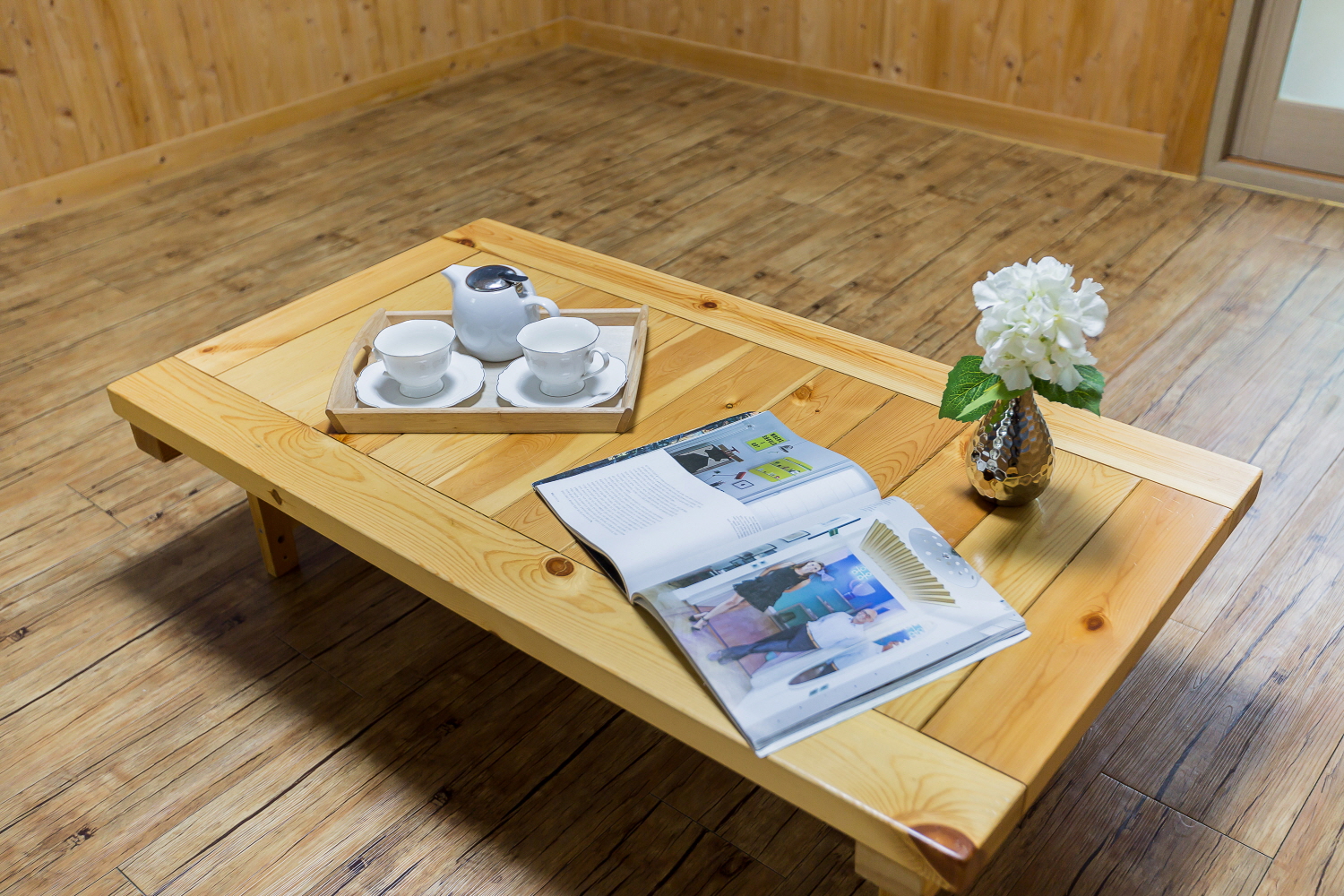 room detail thumbnail 2