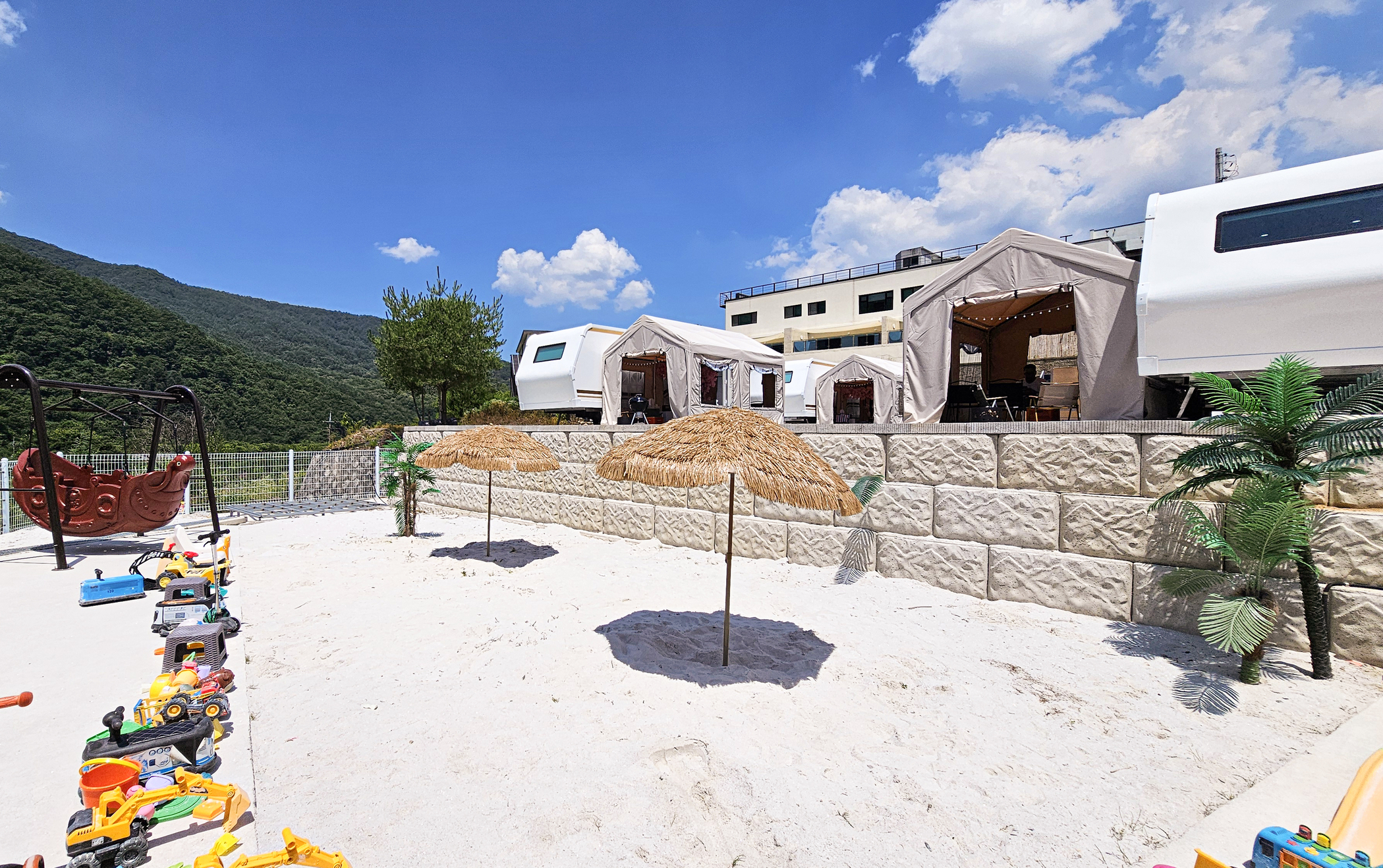 https://yaimg.yanolja.com/v5/2025/04/19/22/680426b905ebe2.54432692.jpg
