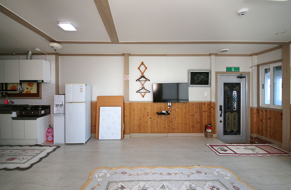 https://yaimg.yanolja.com/v5/2025/04/19/23/6804319847b079.86687912.jpg