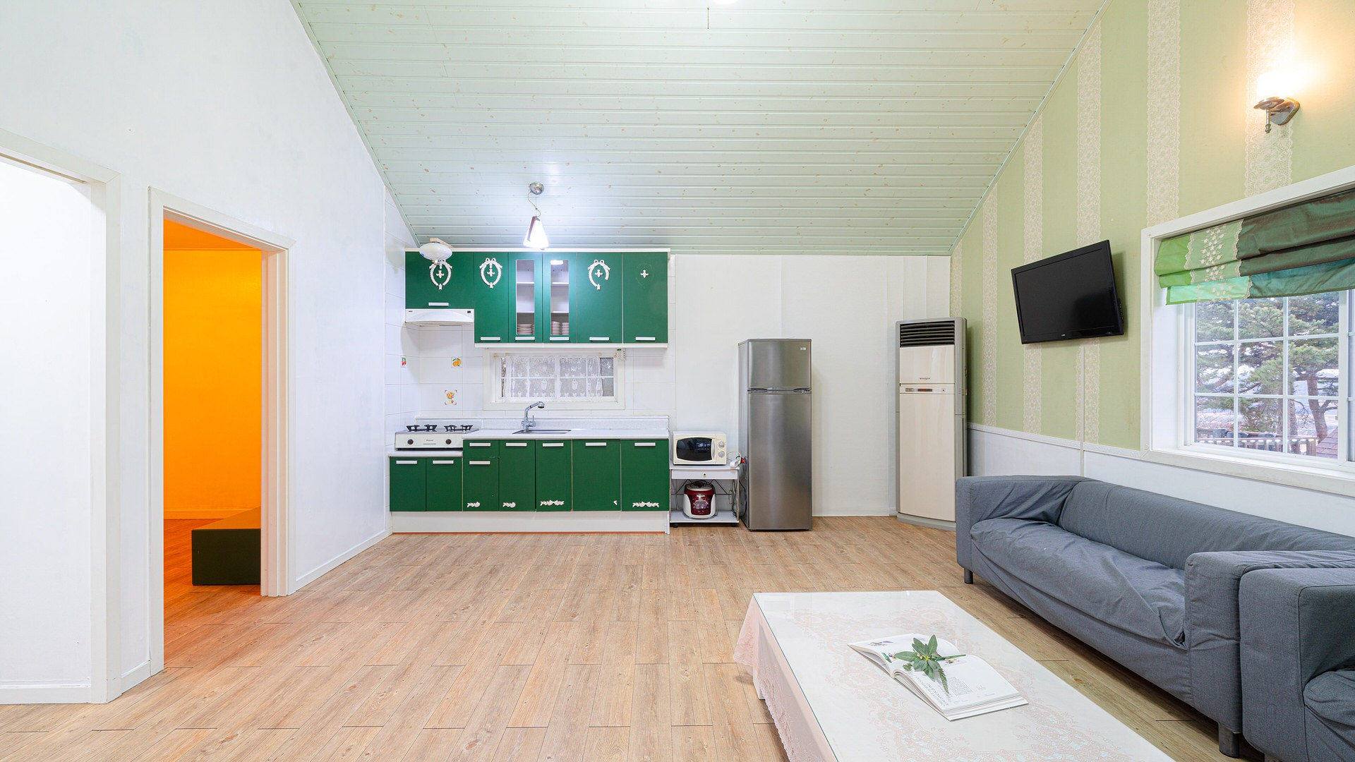 room detail thumbnail 0