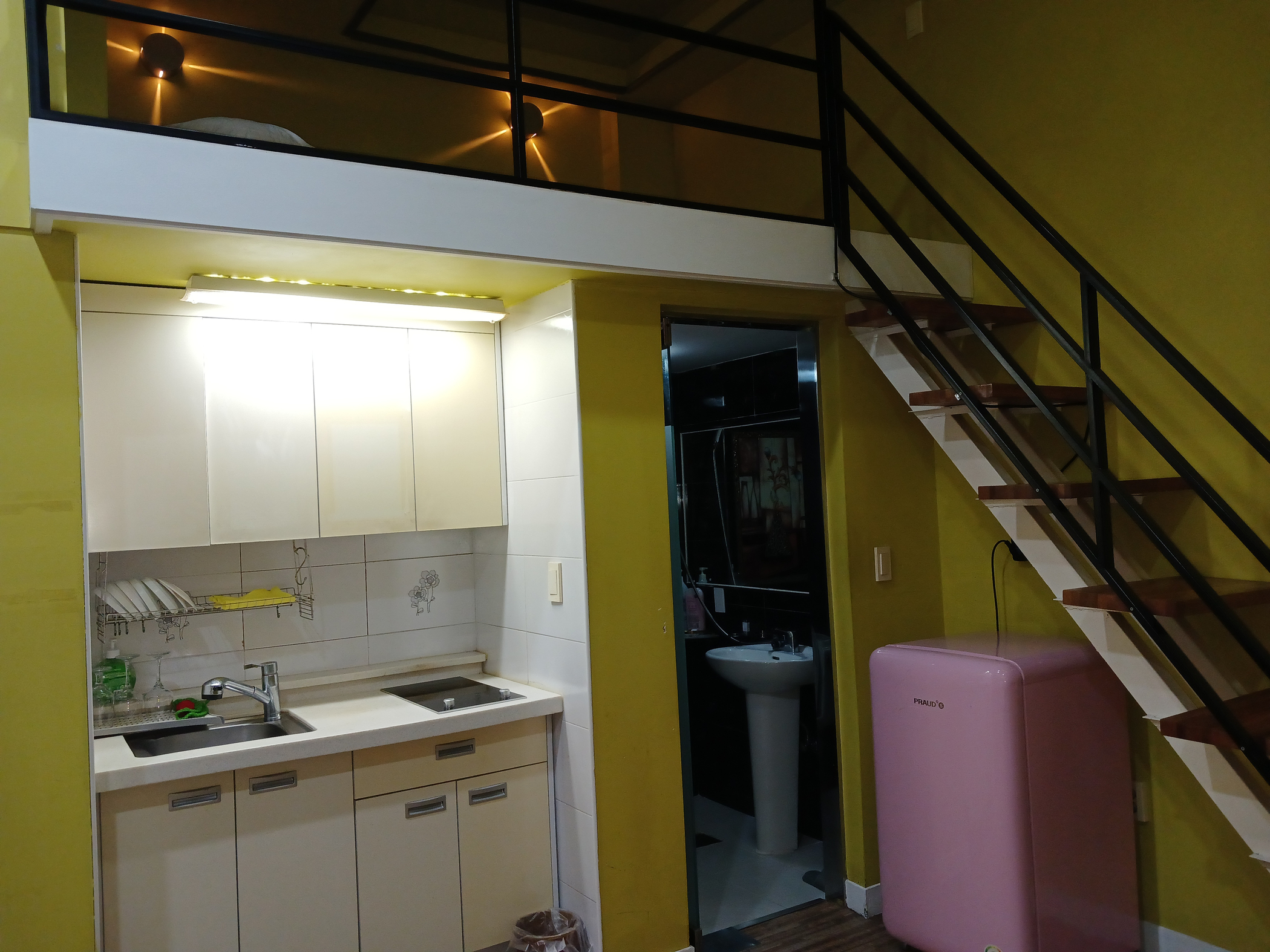 room detail thumbnail 2