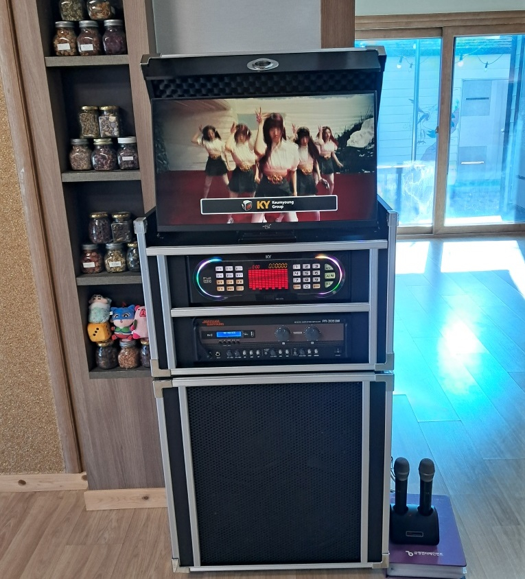 https://yaimg.yanolja.com/v5/2025/04/20/00/6804442196c912.69853106.jpg