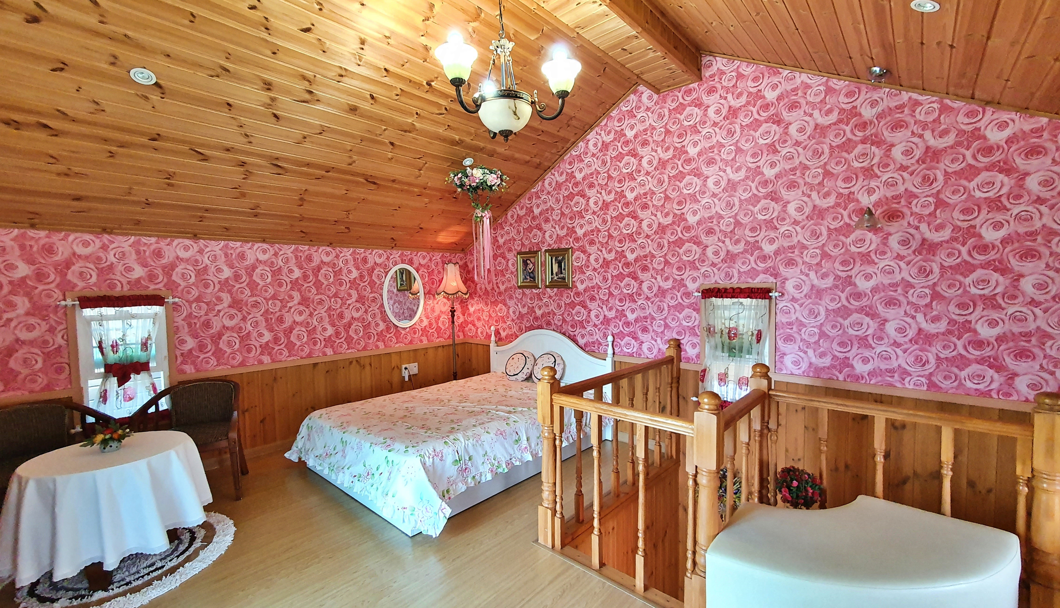 room detail thumbnail 2