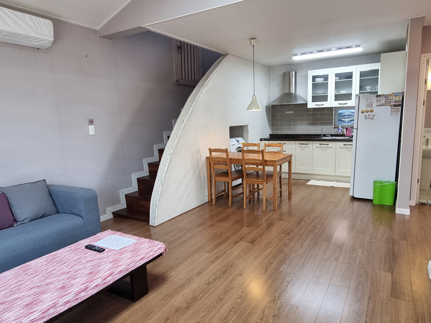 room detail thumbnail 2