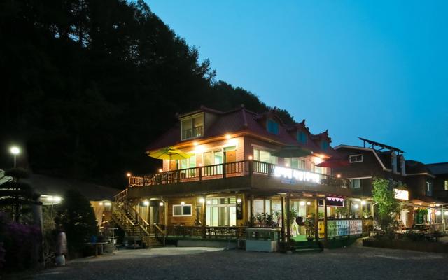 원주 산아래펜션