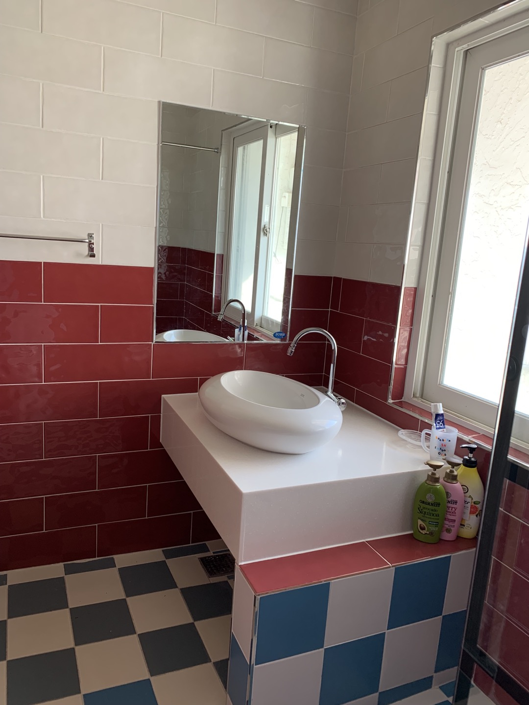 https://yaimg.yanolja.com/v5/2025/04/20/03/680465b55aa025.60536018.jpg