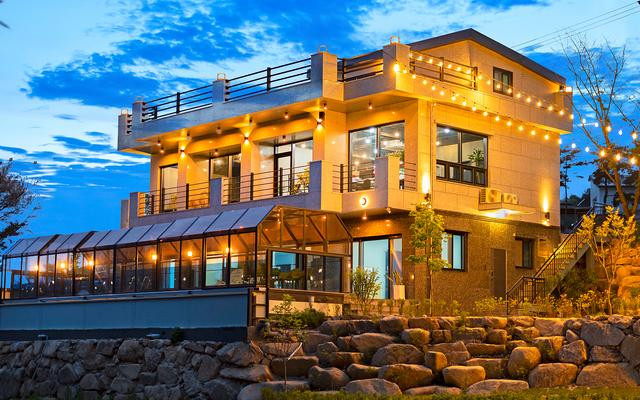 거창 해바라기풀빌라펜션