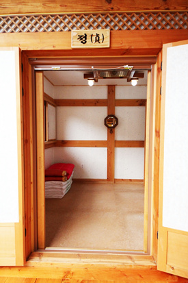 https://yaimg.yanolja.com/v5/2025/04/20/05/680485f6302b67.45660862.jpg
