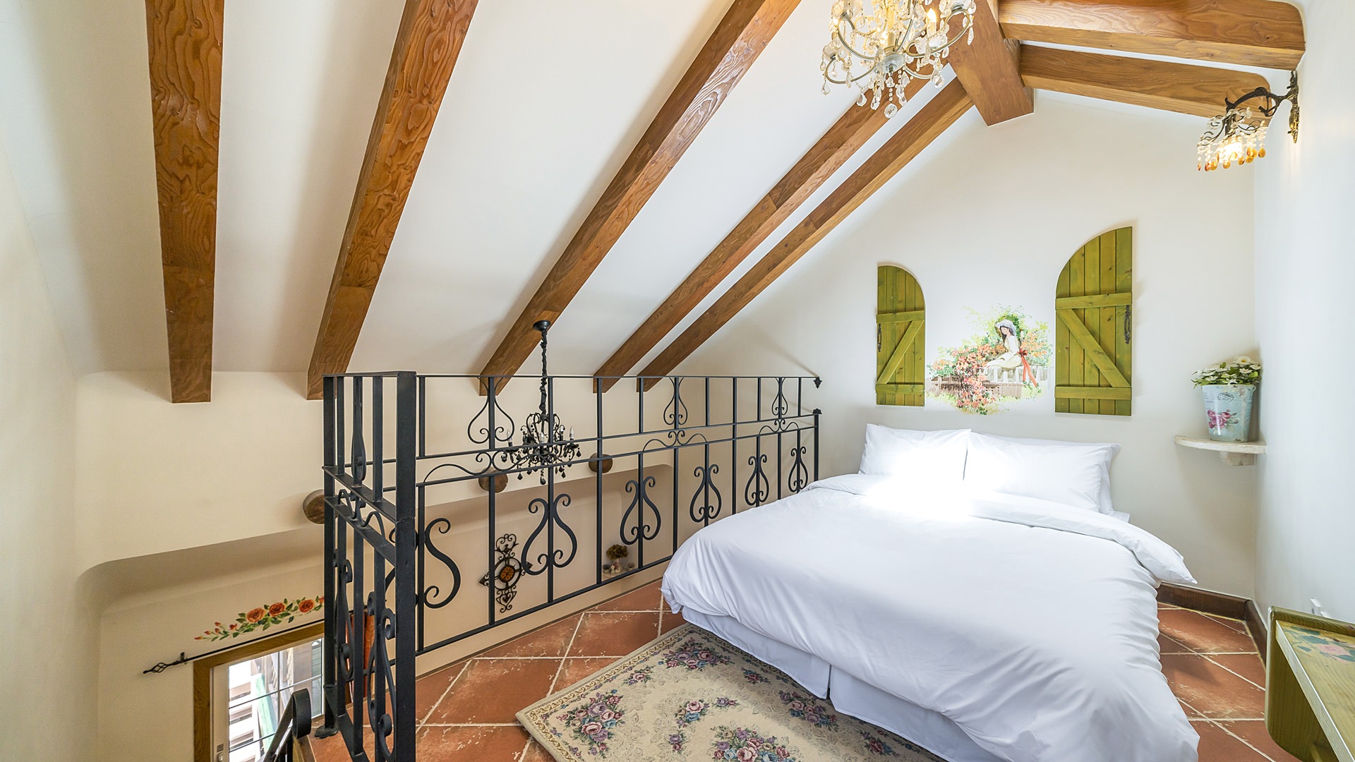 room detail thumbnail 2