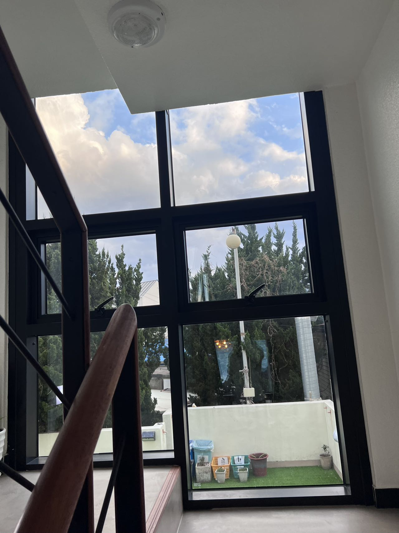 https://yaimg.yanolja.com/v5/2025/04/20/07/68049f5ea88e08.31548046.jpg