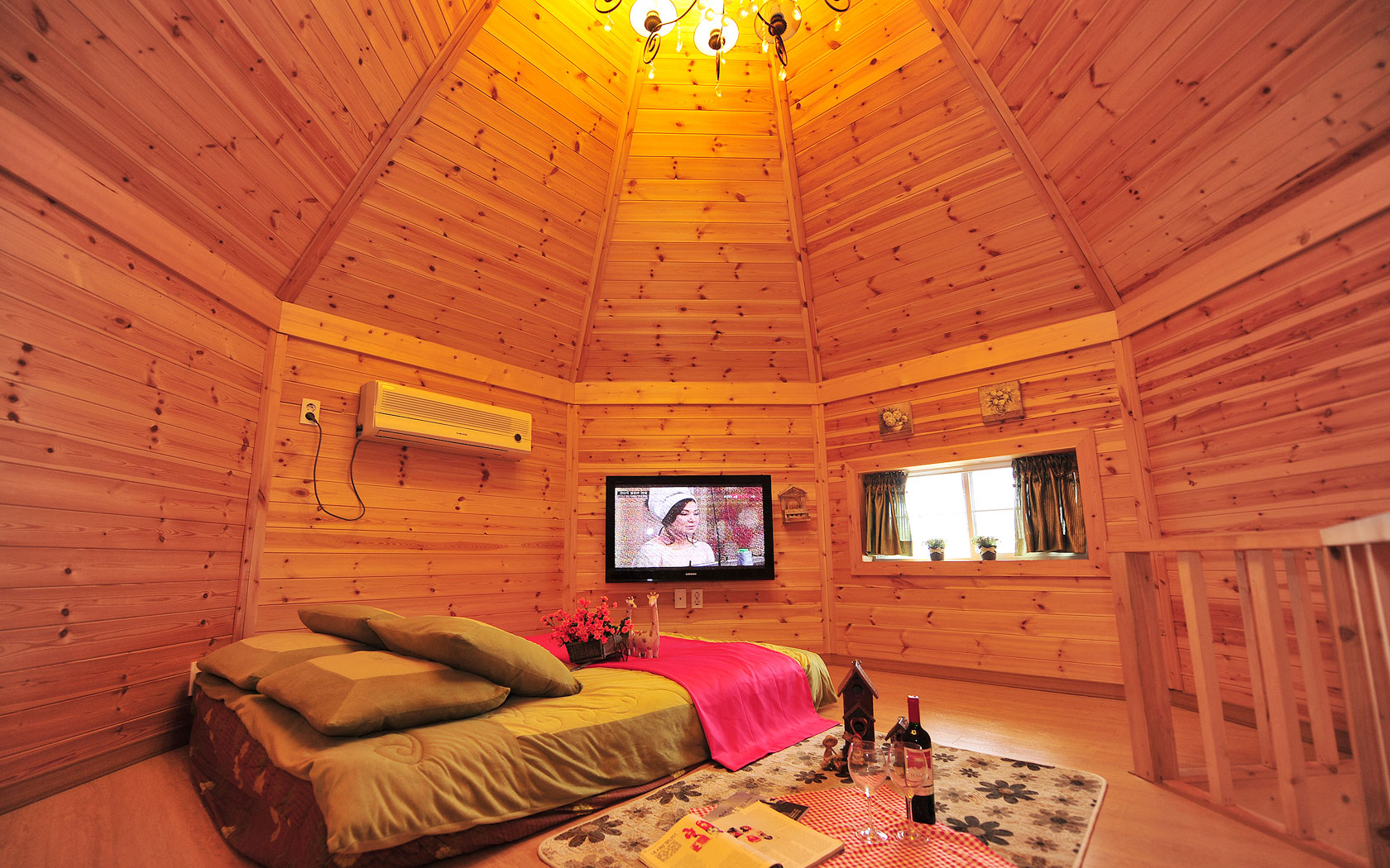 room detail thumbnail 2