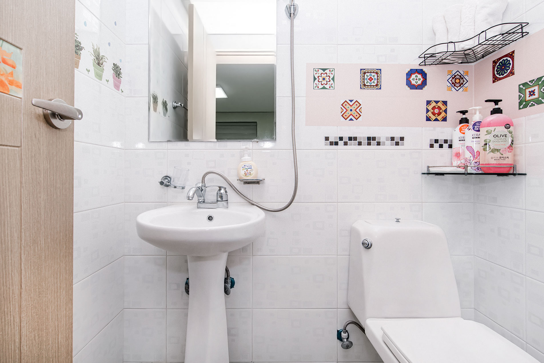 room detail thumbnail 2