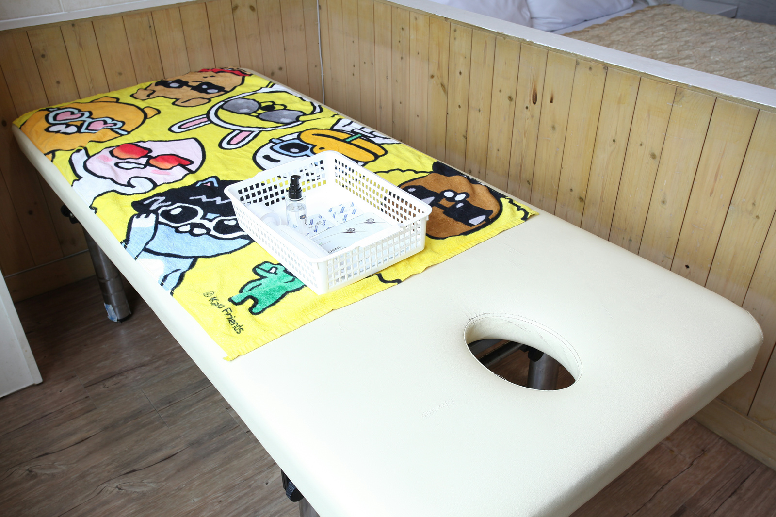 room detail thumbnail 1