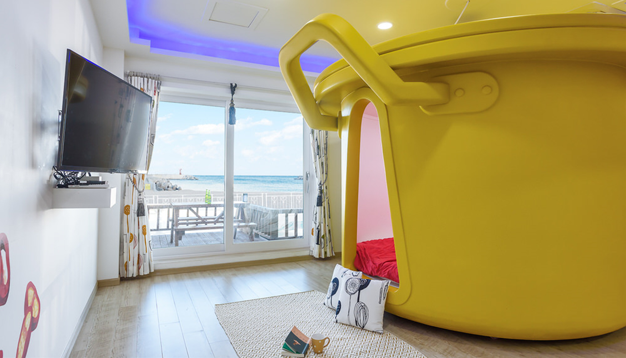 room detail thumbnail 0