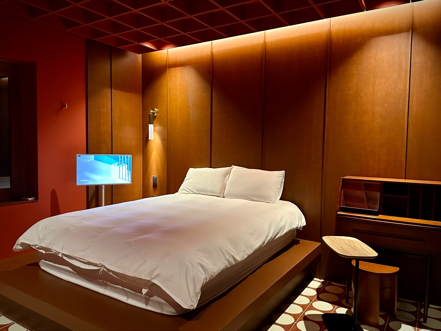 room detail thumbnail 2