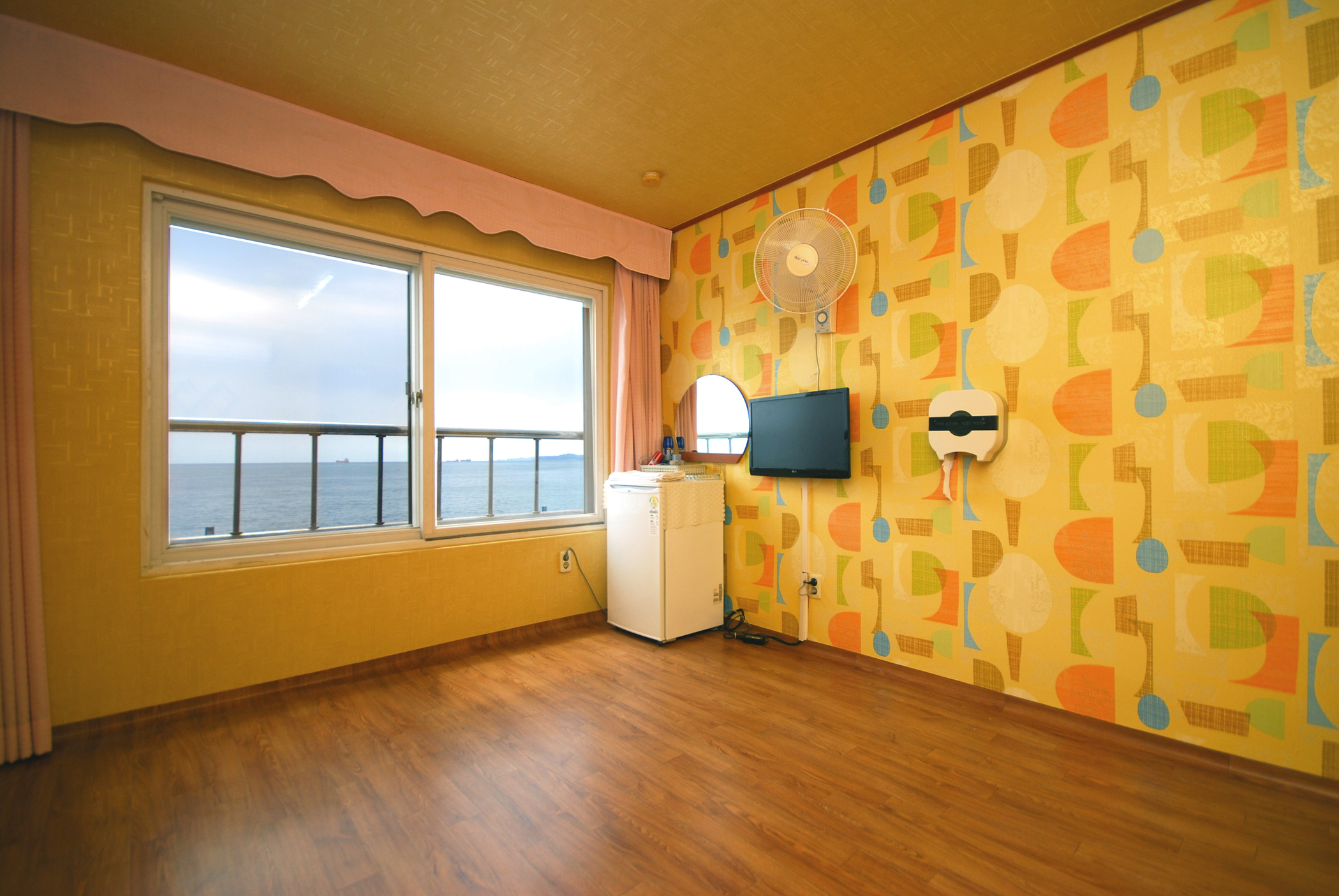 room detail thumbnail 0
