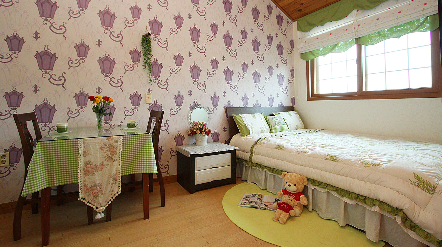 room detail thumbnail 0