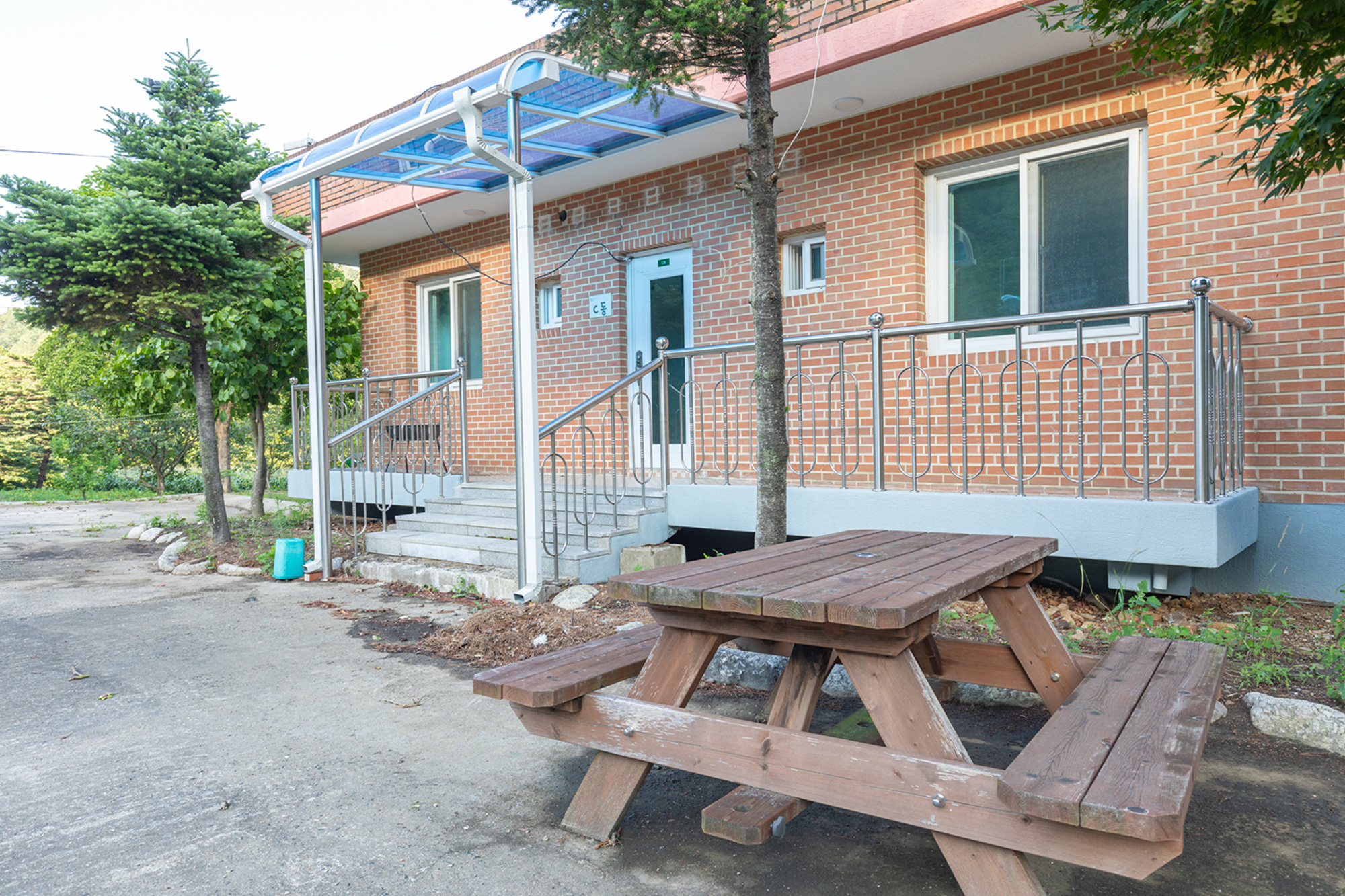 https://yaimg.yanolja.com/v5/2025/04/20/10/6804ca899d6f29.17302611.jpg