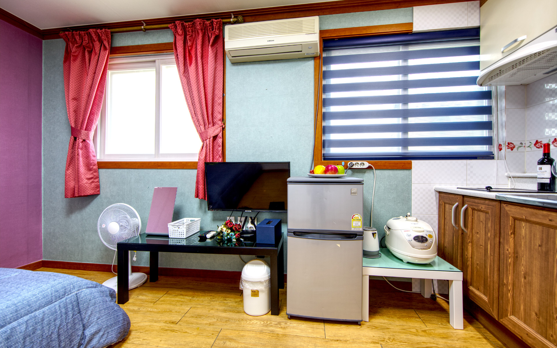 room detail thumbnail 1