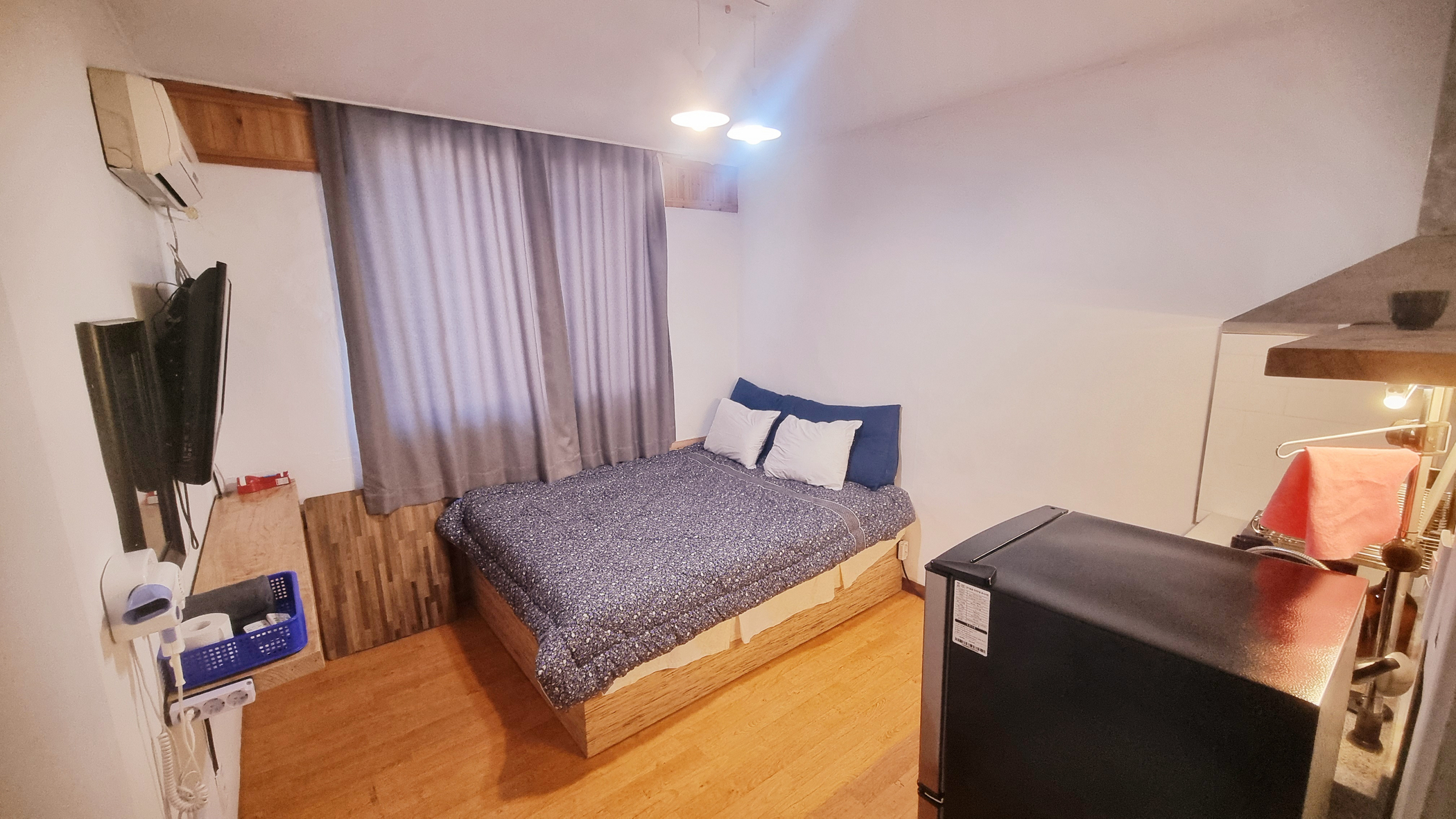 room detail thumbnail 0
