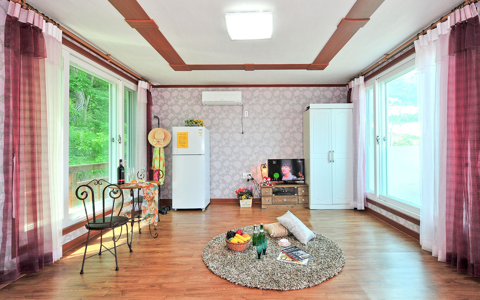 room detail thumbnail 1