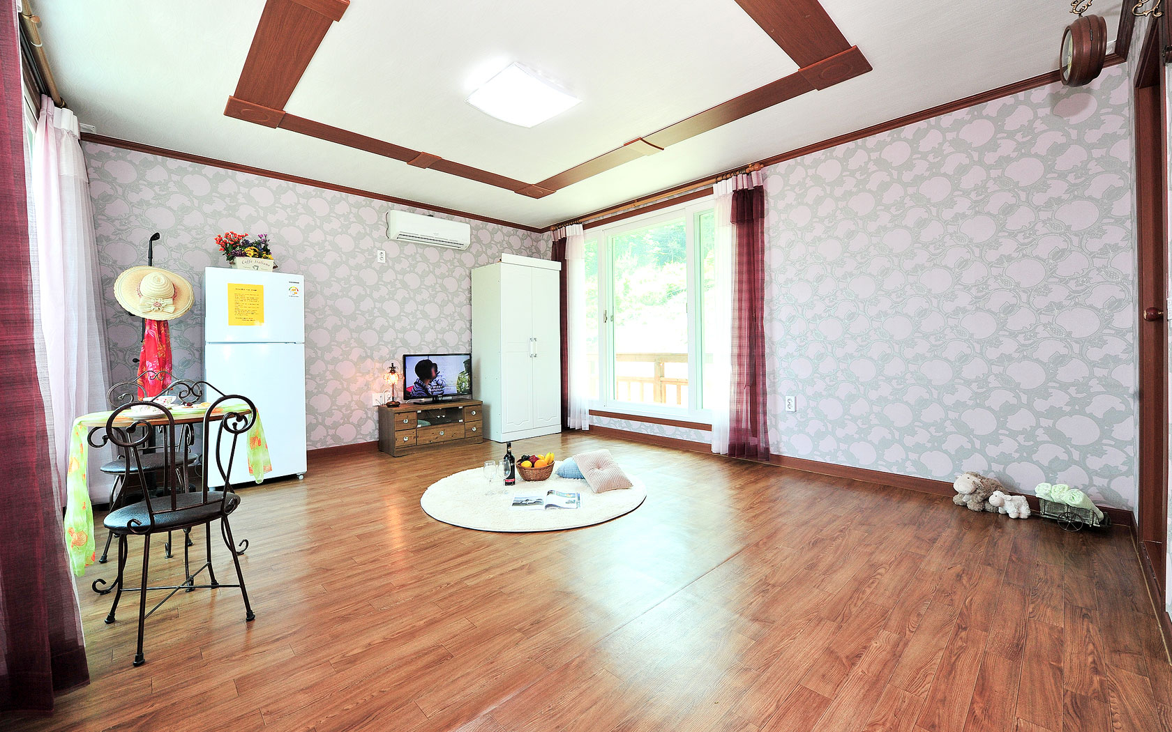 room detail thumbnail 0