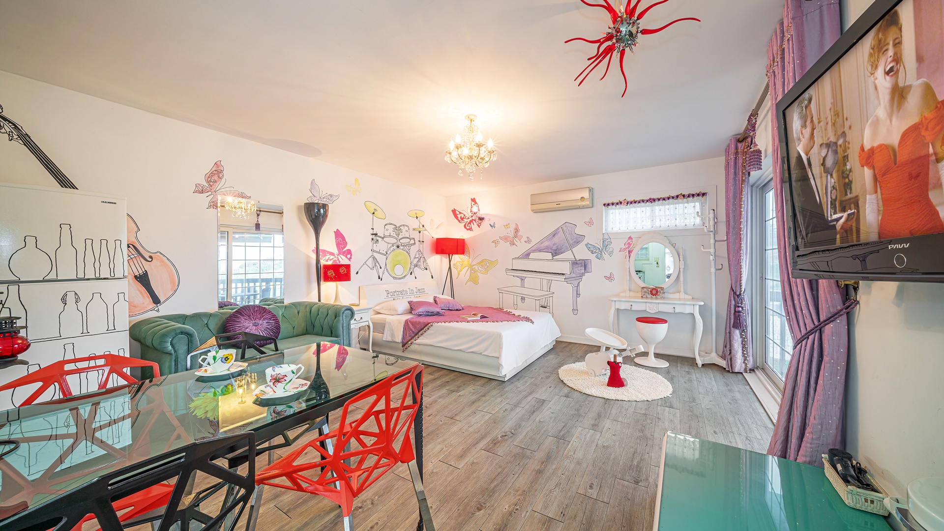 room detail thumbnail 2