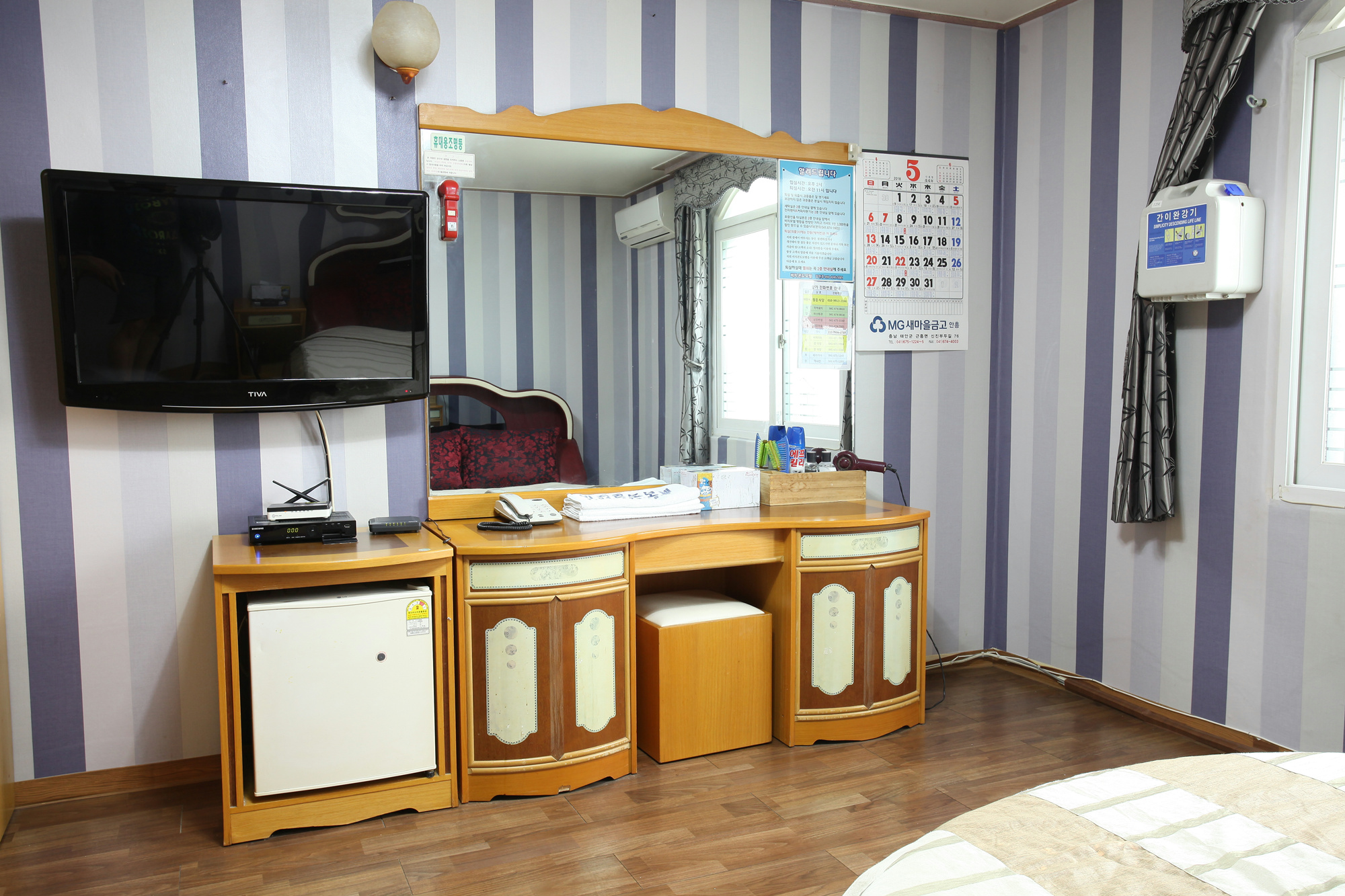 room detail thumbnail 1