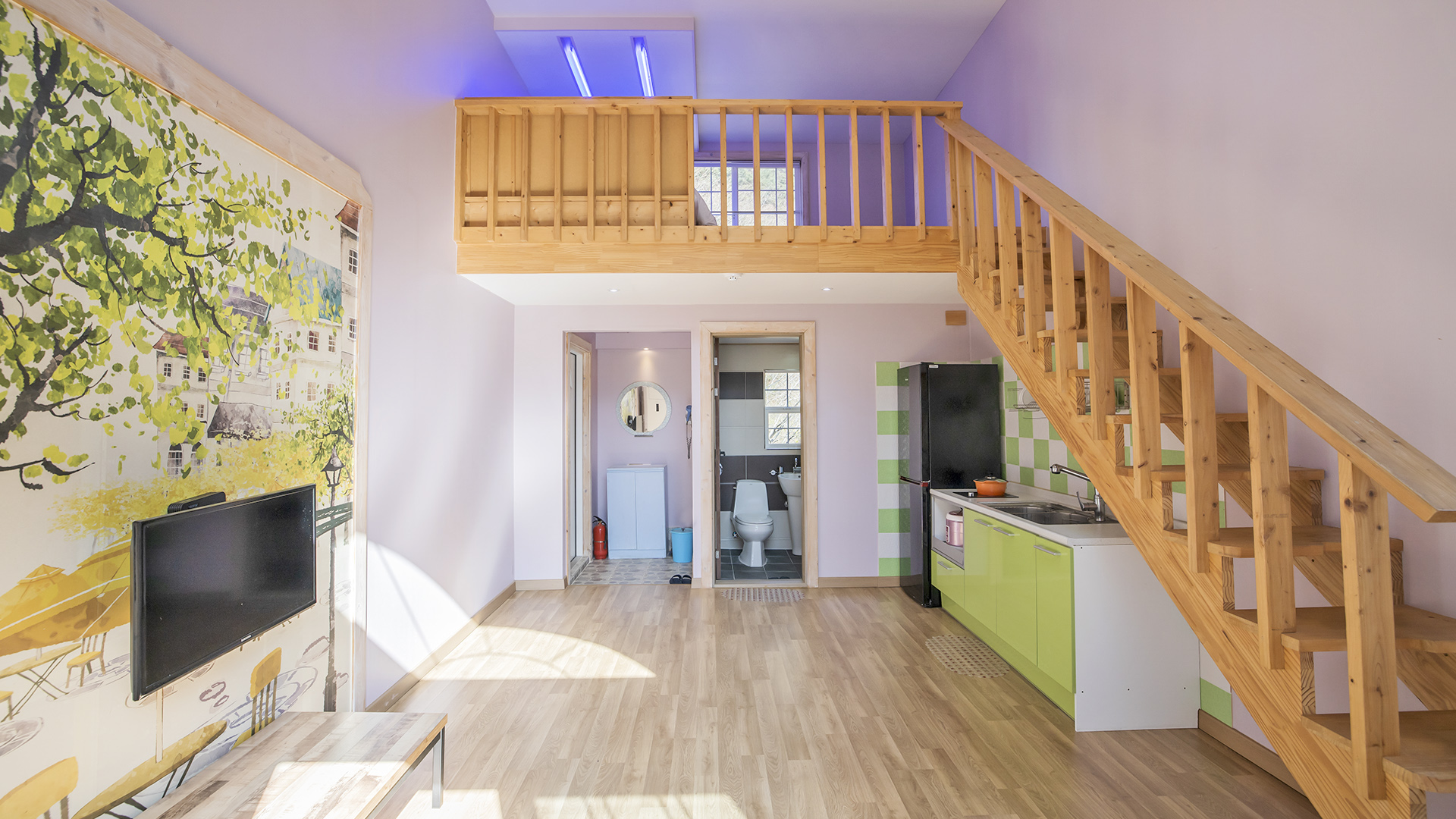 room detail thumbnail 2
