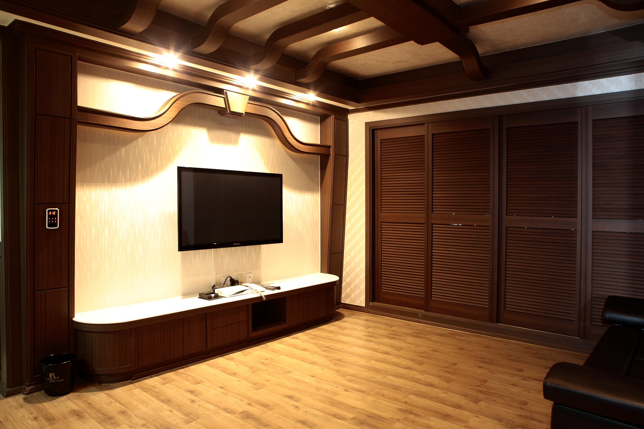 room detail thumbnail 0