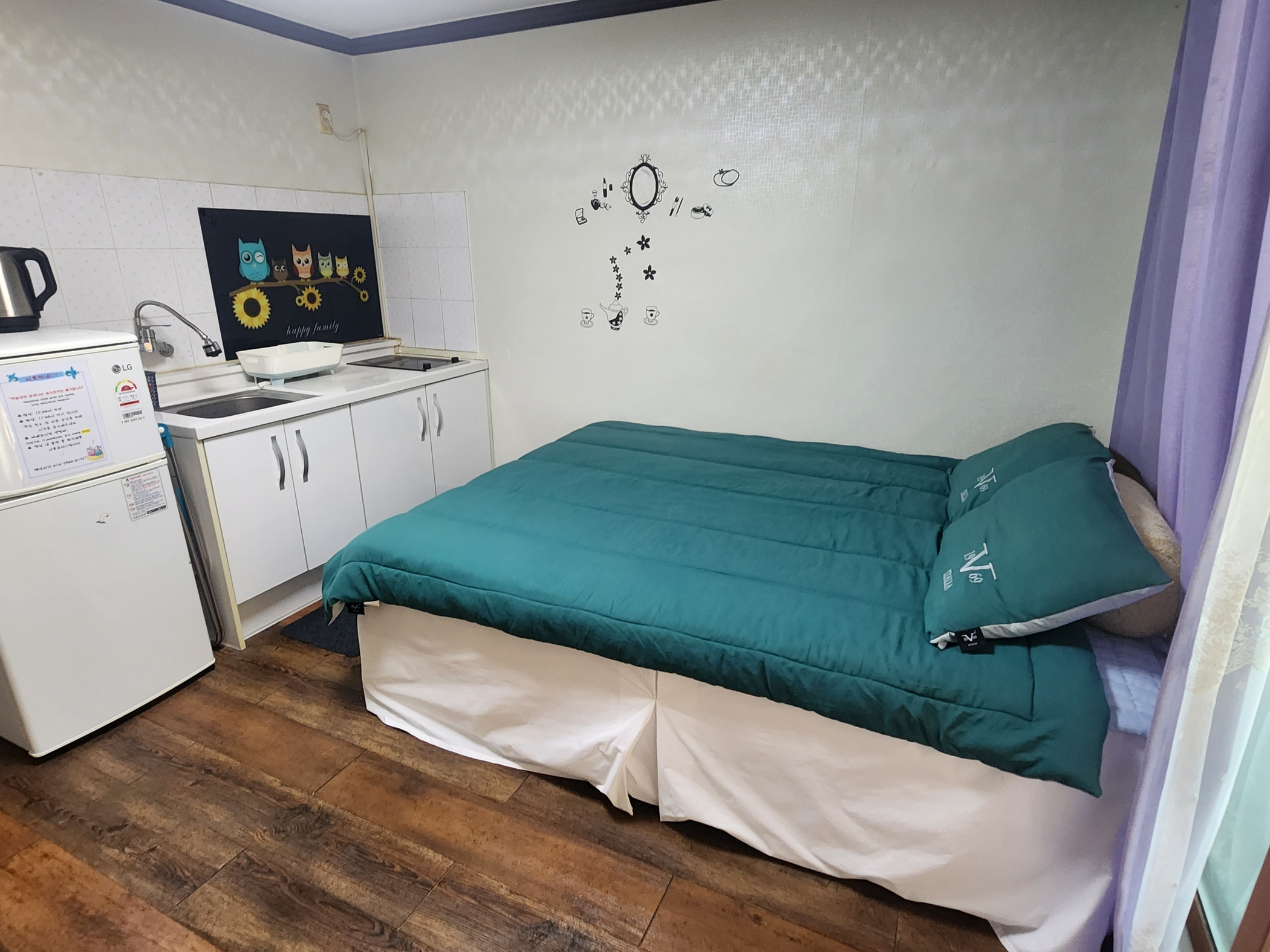 room detail thumbnail 1