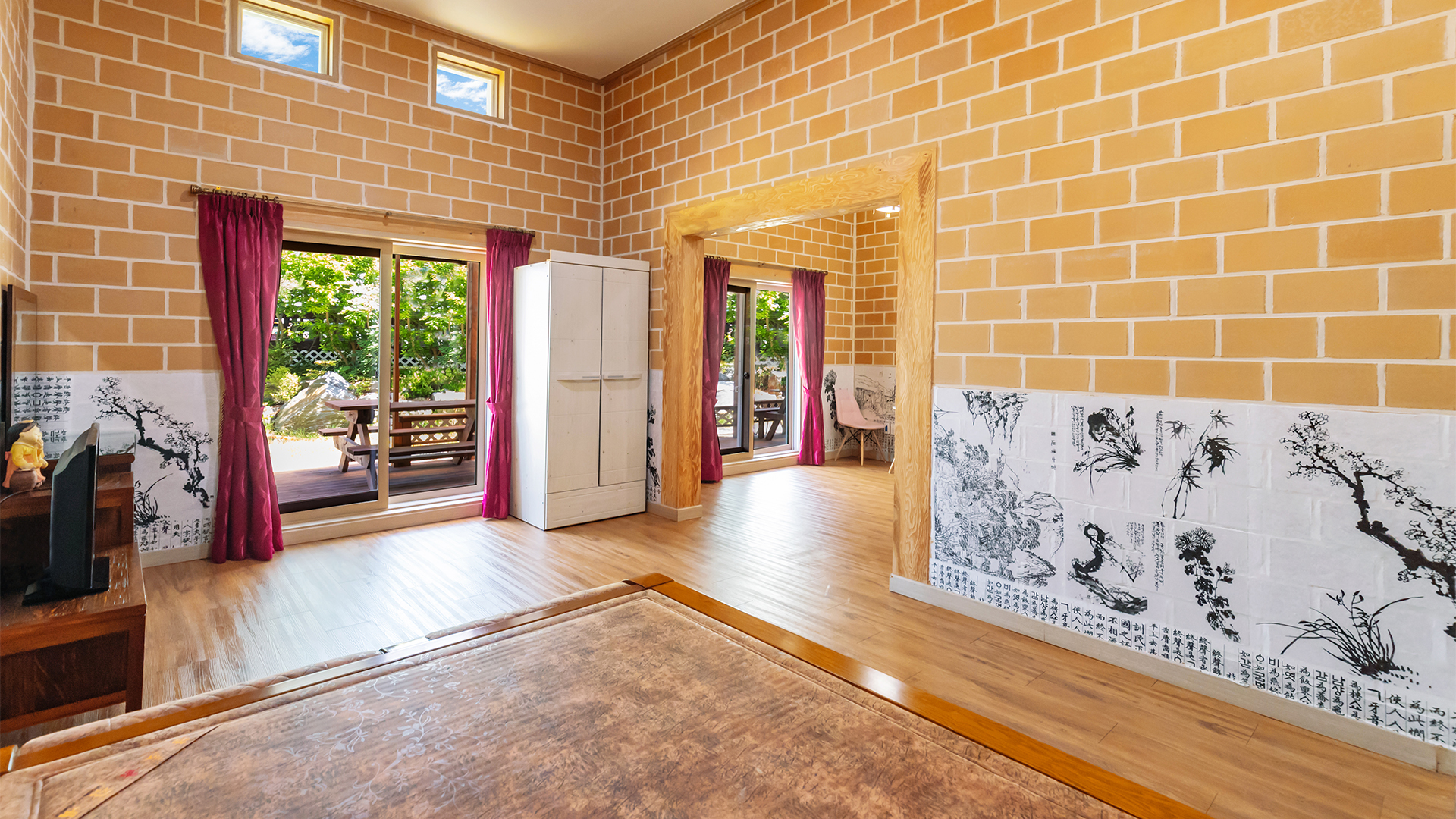 room detail thumbnail 0