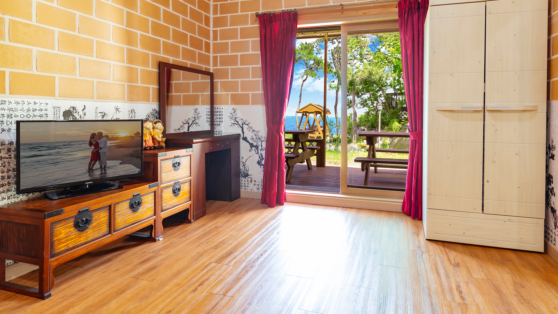 room detail thumbnail 2