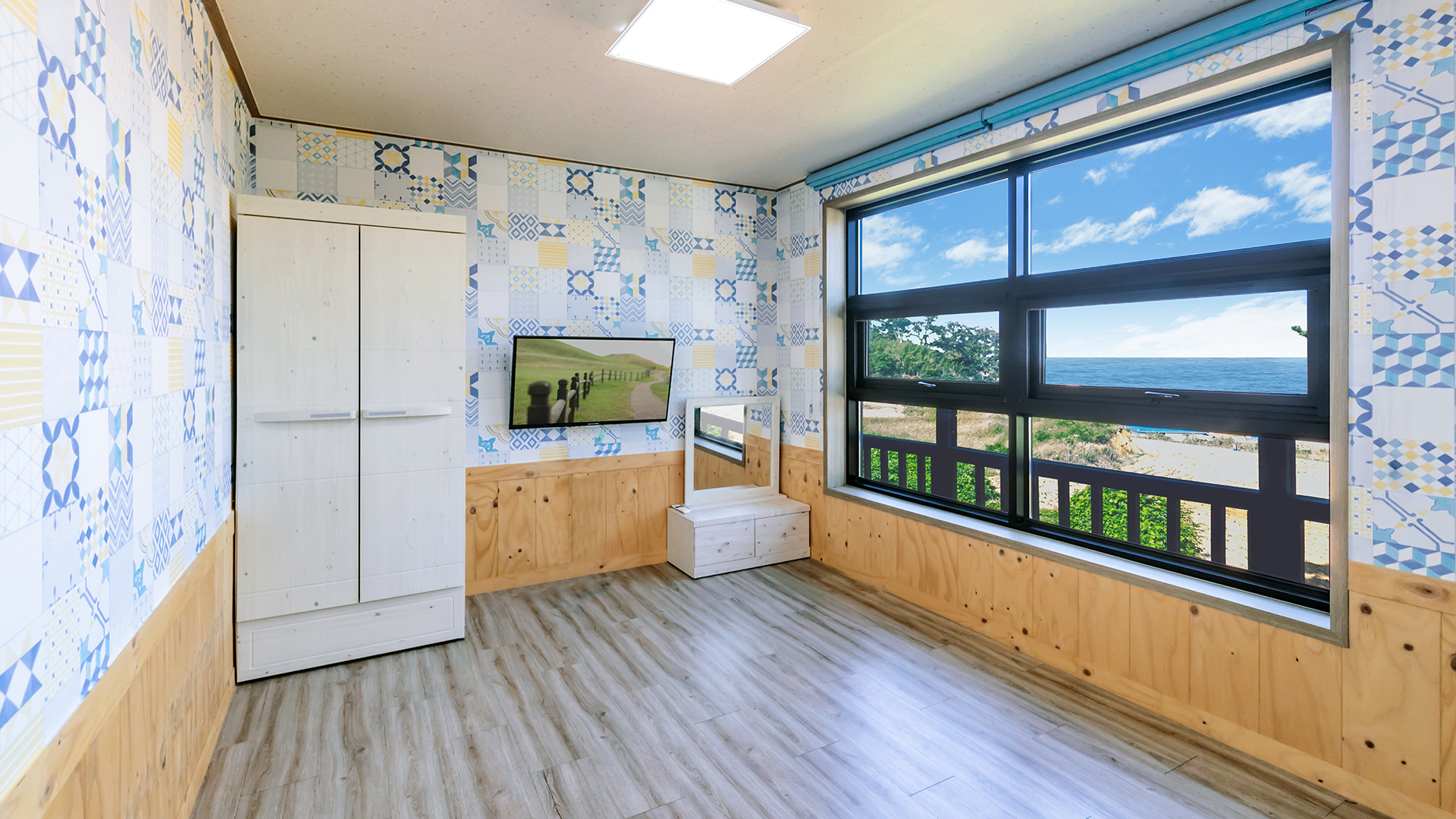 room detail thumbnail 2