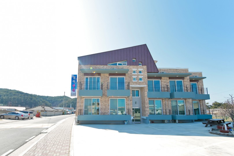 https://yaimg.yanolja.com/v5/2025/04/20/15/6805140747e2b2.24521339.jpg