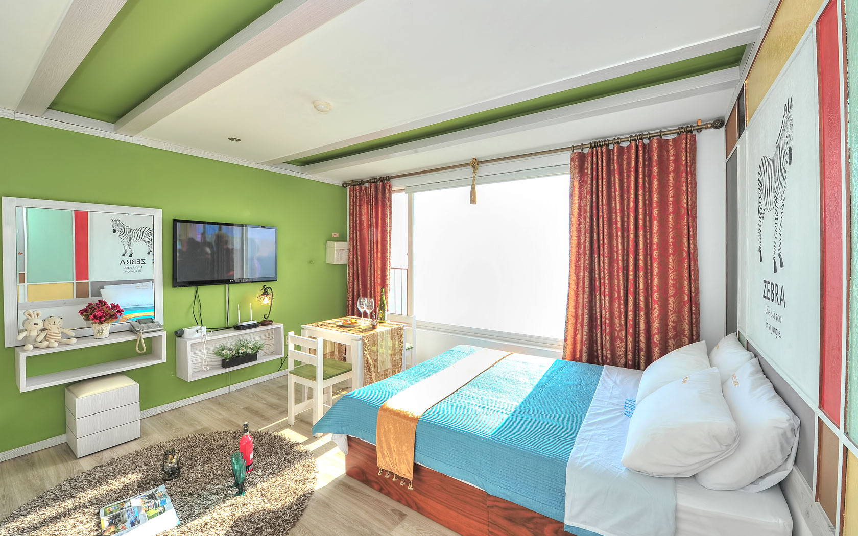 room detail thumbnail 1