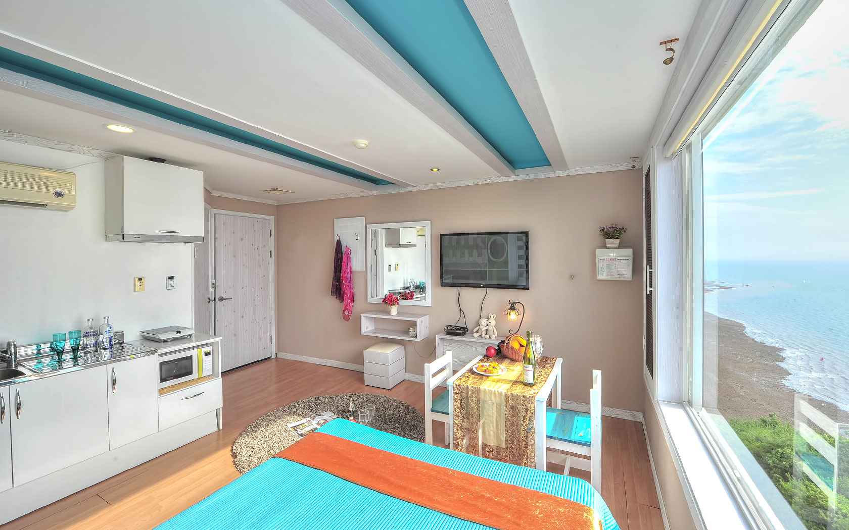 room detail thumbnail 0