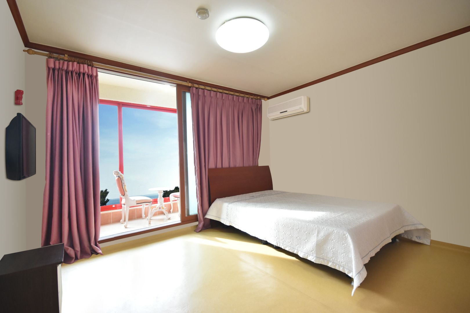 room detail thumbnail 0