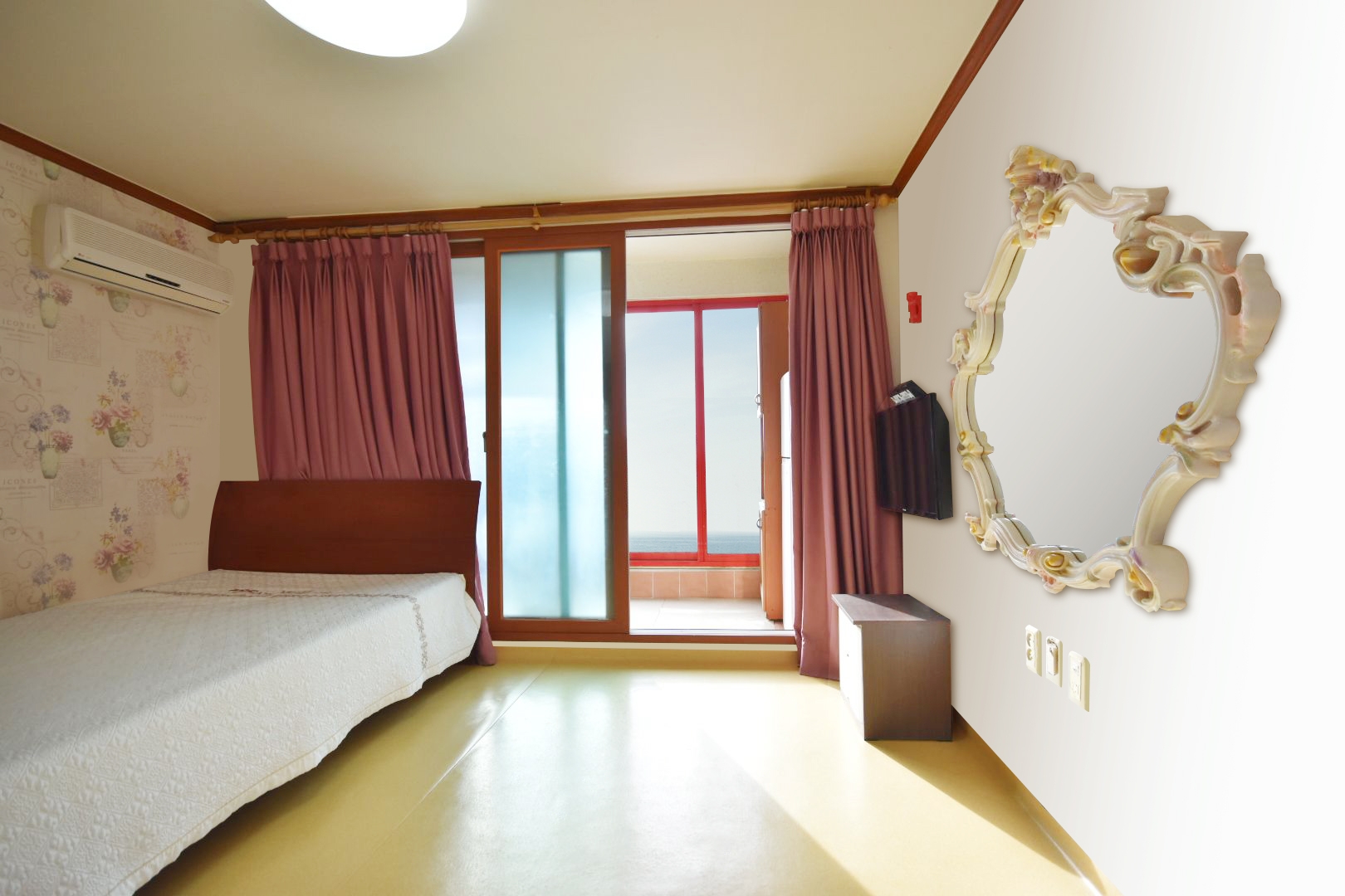 room detail thumbnail 0