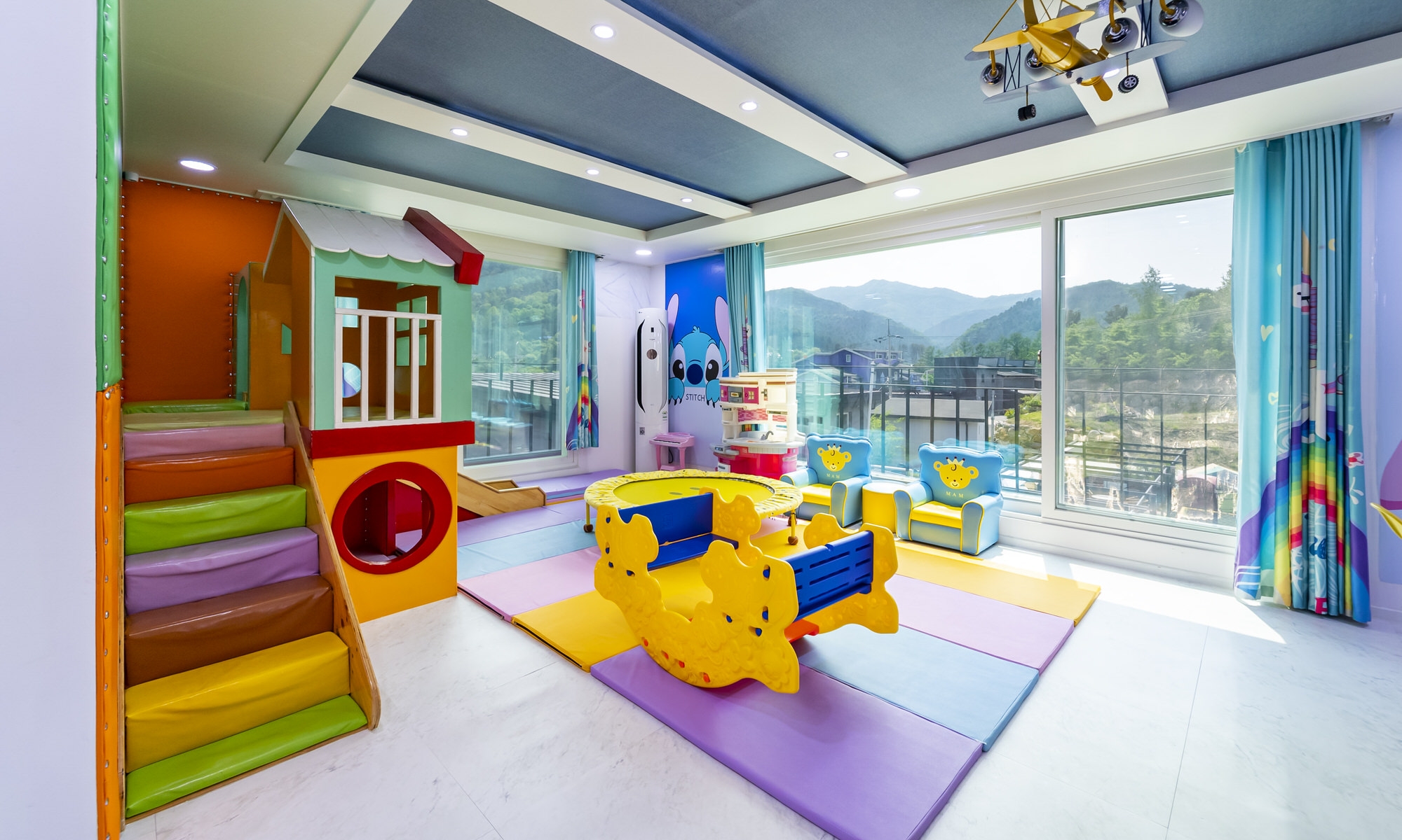 room detail thumbnail 1