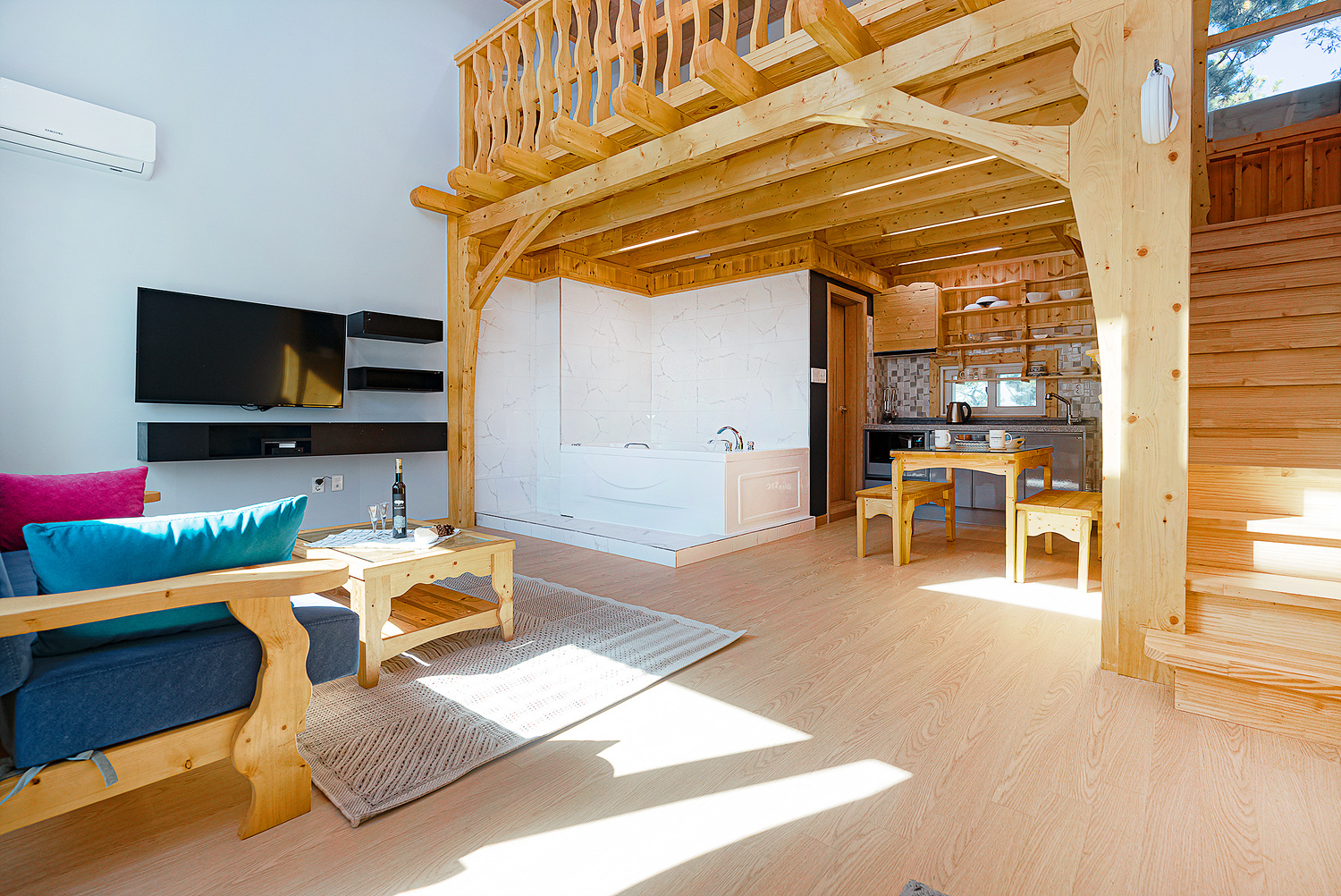 room detail thumbnail 1