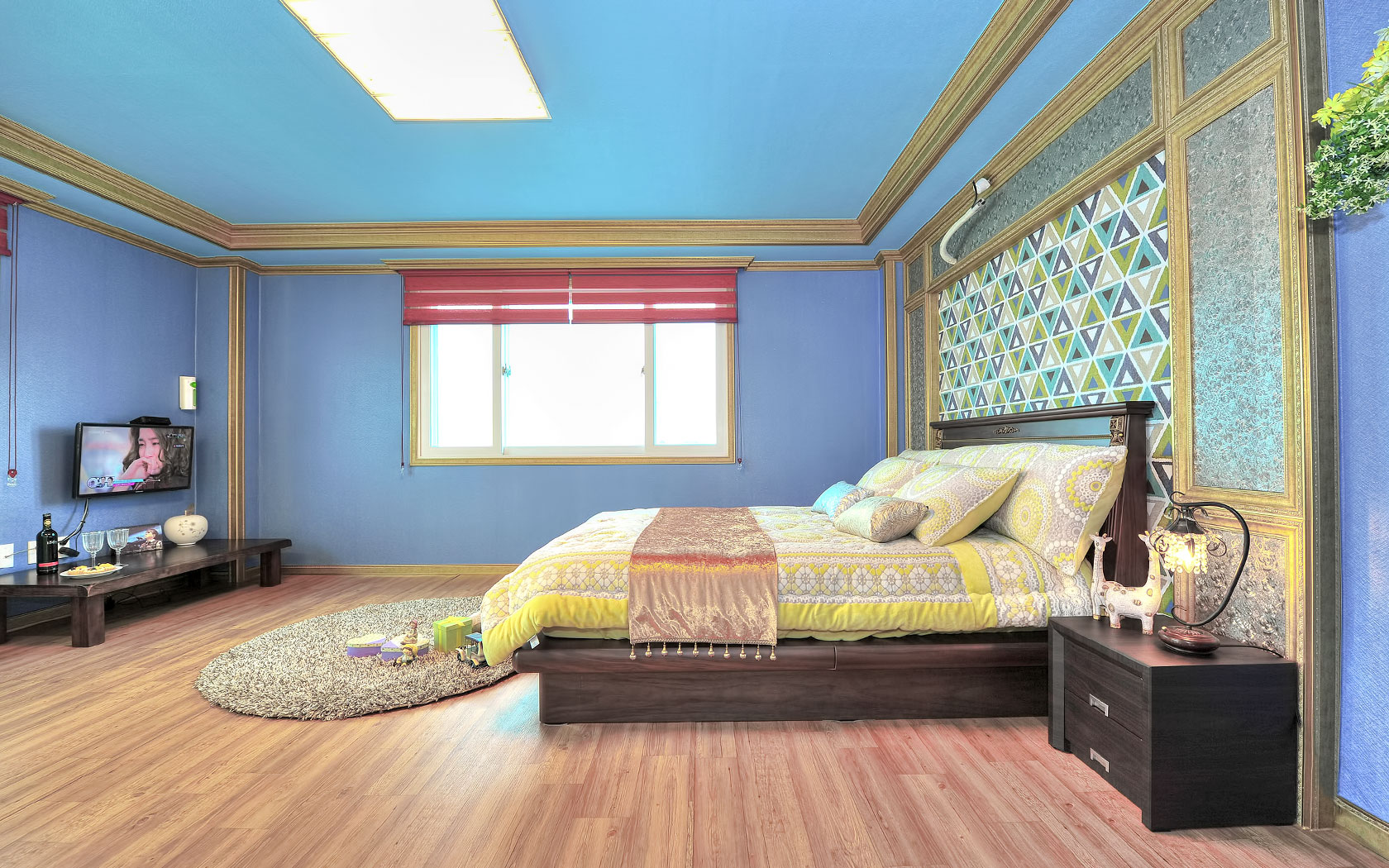 room detail thumbnail 2